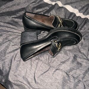 Dress shoes